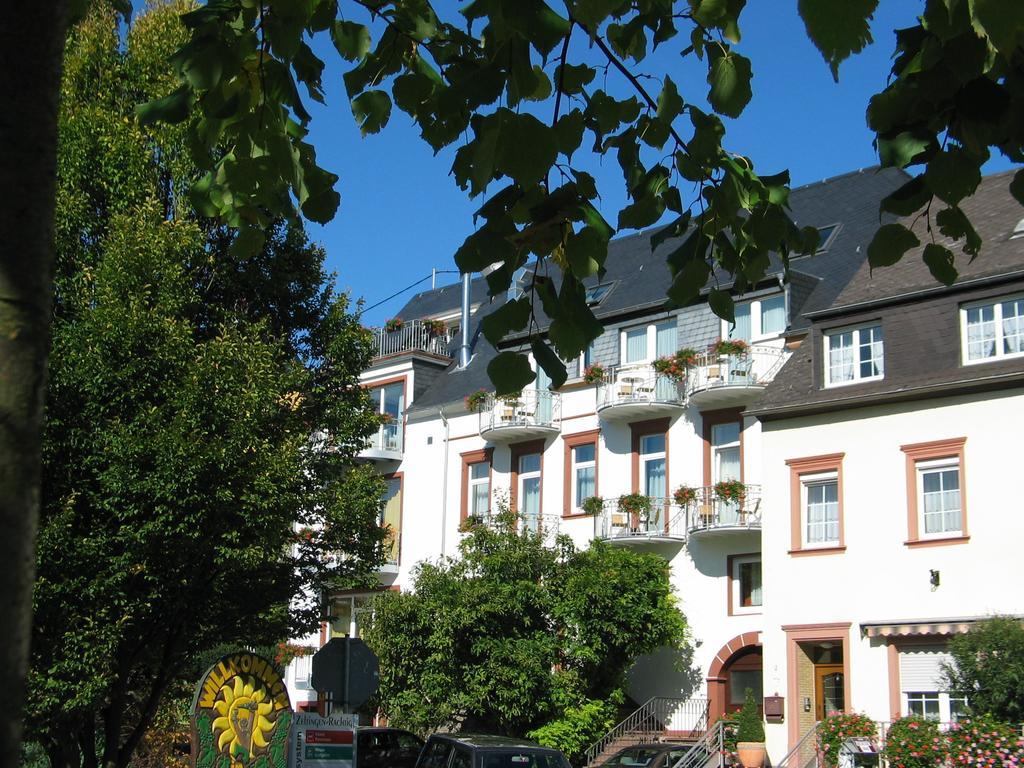 Hotel Winzerverein ツェルティンゲン・ラハティグ エクステリア 写真